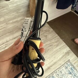 mini travel size airplane size Yellow and Black Curling Iron
